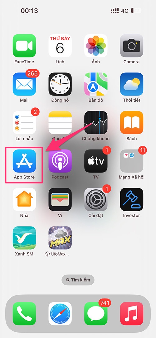 Tại màn hình chính iPhone các bạn bấm vào App Store